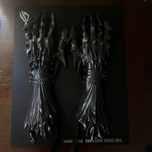 Material PLA de seda impreso en 3D Un par de guantes de utilería de cosplay regalo para niños - Imagen 3 de 9
