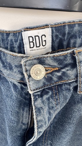 Women’s BDG jeans 30”W 34”L Blue Mom Jeans Straight Fit - Picture 2 of 8