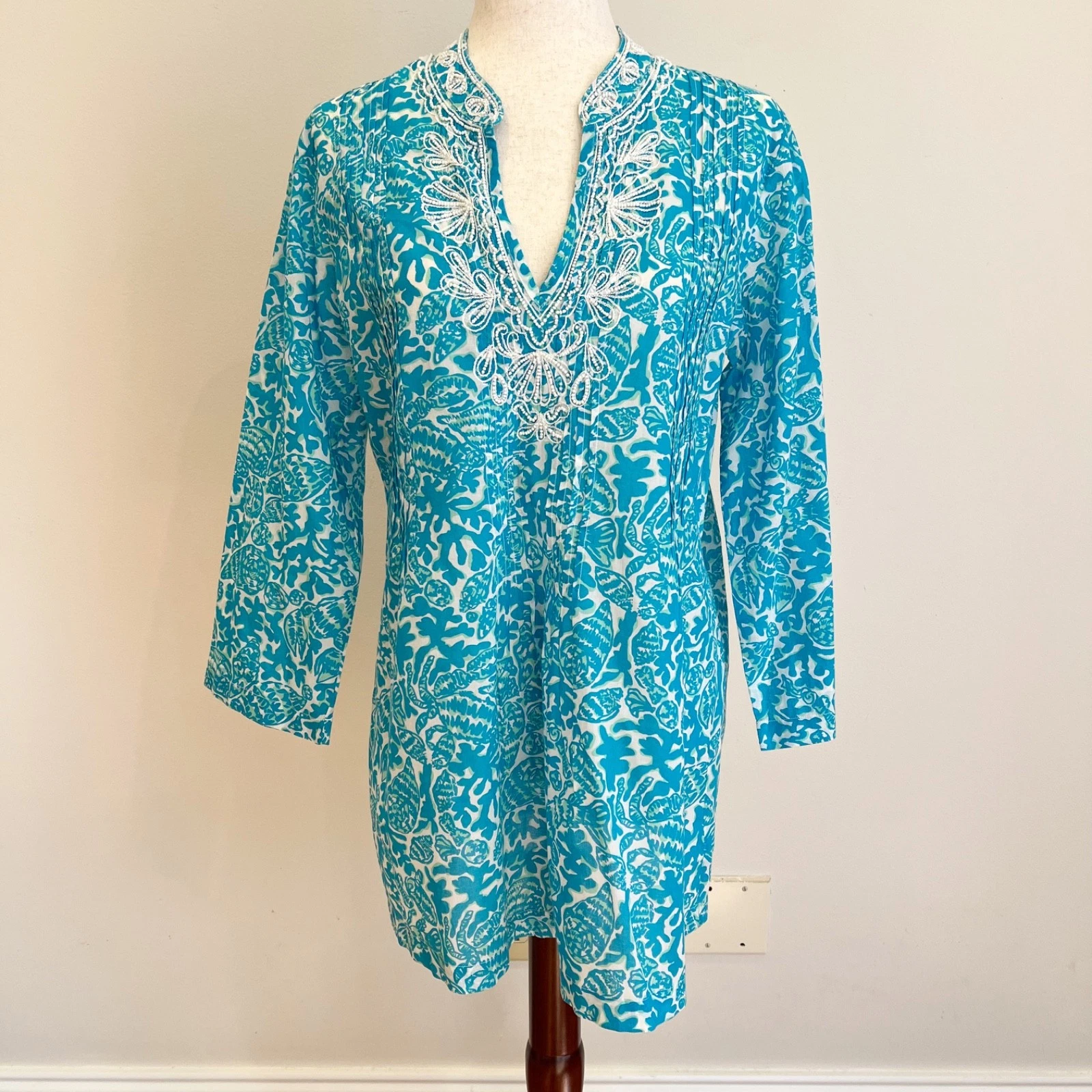 Lilly Pulitzer Top Womens Medium Blue Beaded Lightweight Pullover Colorful Tunic