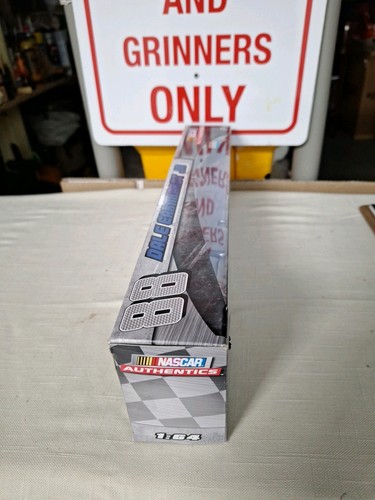 Dale Earnhardt Jr 2015 #88 1/64 Semi Car Hauler ☆ Lionel ☆ N.I.B. - Picture 3 of 7