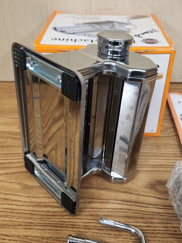 Norpro Pasta Machine Model #1049 Handcrank Complete in Box - Picture 6 of 9