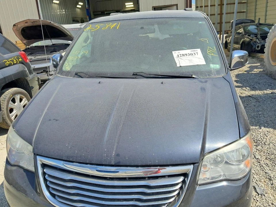 2014 Chrysler Town & Country Front Bumper Gray Used Local Pickup Only Foto 2 de 4