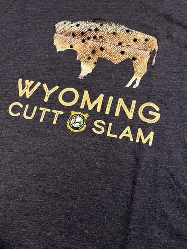 NEW Men’s Wyoming Game Fish WGFD Cutt Slam T-Shirt XXL 2XL Buffalo Wildlife - Picture 2 of 7