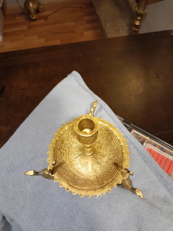 Seis cuencos mágicos islámicos indo persas mogoles de latón en relieve antiguos/de colección patinados  Foto 2 de 4