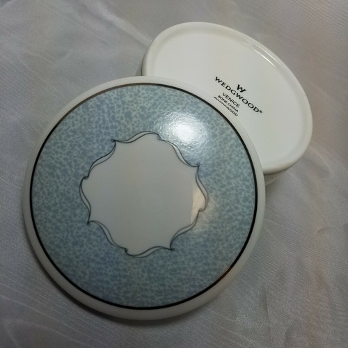 Plato baratija vintage Wedgwood VENECIA hueso con tapa china - Imagen 5 de 6