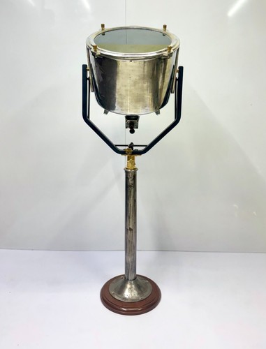 Refurbished Vintage Original Ship Aluminum Spot Light with Wooden Base Stand - Picture 12 of 17