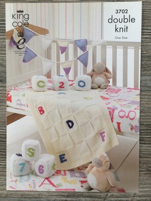 King Cole Pattern 3702 Baby Blocks Bunting /& Blanket Knitting Pattern DK