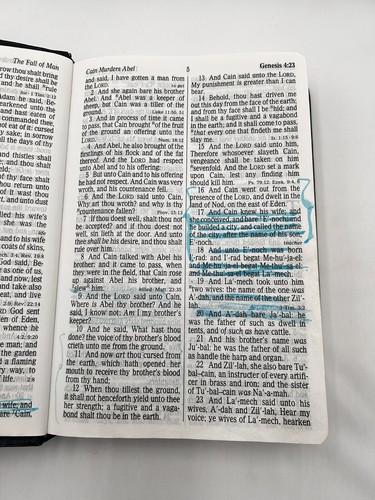 KJV HOLY BIBLE Giant Print Reference Edition, Red Letter, Regency/Thomas Nelson - Picture 9 of 12