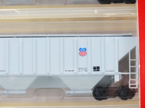 N Scale Red Caboose RN-15407 MP UP Missouri Pacific 3 Bay Covered Hopper 3 Pack - Picture 5 of 8