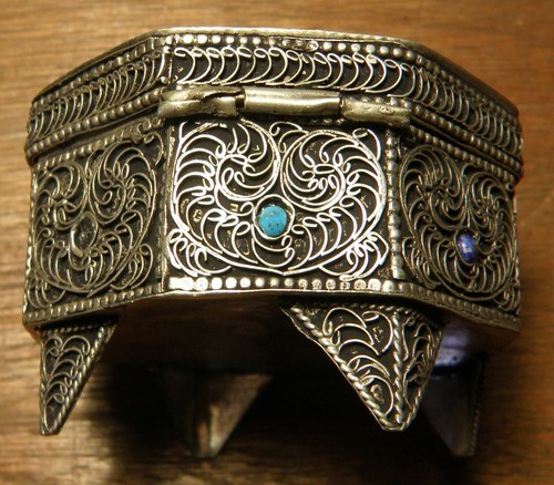 Tibetan Chinese Lidded Filigree Silver Turquoise Coral Lapis Trinket Box - Picture 5 of 12
