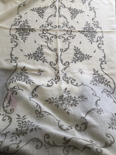 Tovaglia vintage Madeira in lino ricamata a mano 64”x96” e 12 tovaglioli - Foto 5 di 10
