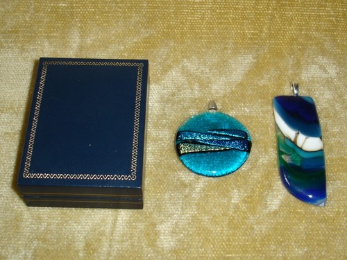 BATH AQUA GLASS DICHROIC CIRCULAR PENDANT in ORIGINAL BOX plus OTHER Rectangular - Picture 3 of 8