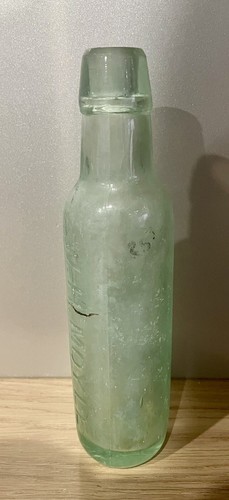 W Moyle Port Pirie 10oz Embossed Aqua Glass Lamont Bottle - Picture 5 of 8