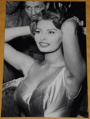 fulllength-pictures-sophia-loren-breasts-hard