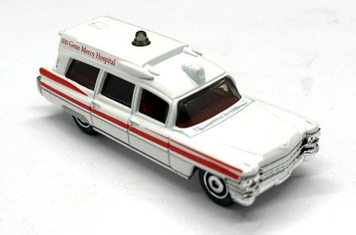 Caddy 3" Matchbox 1963 Cadillac Ambulancia Gene Mercy Blanco Años 60 '63 Escala 1:81 - Imagen 4 de 5
