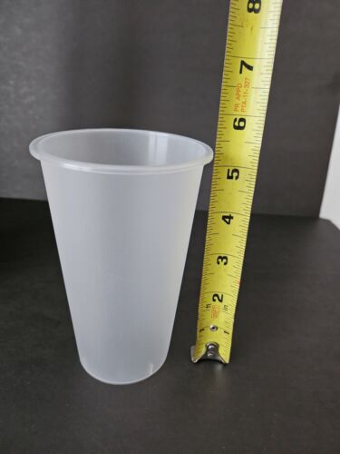 25 Disposable Heavy Duty Tall Plastic 16 oz Cups With Sip Lids Great for Favors - Picture 2 of 6