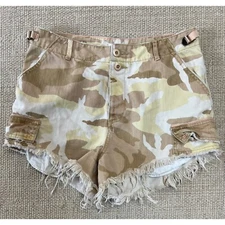 We The Free Womens Commando Cutoff Camo Shorts Size 8