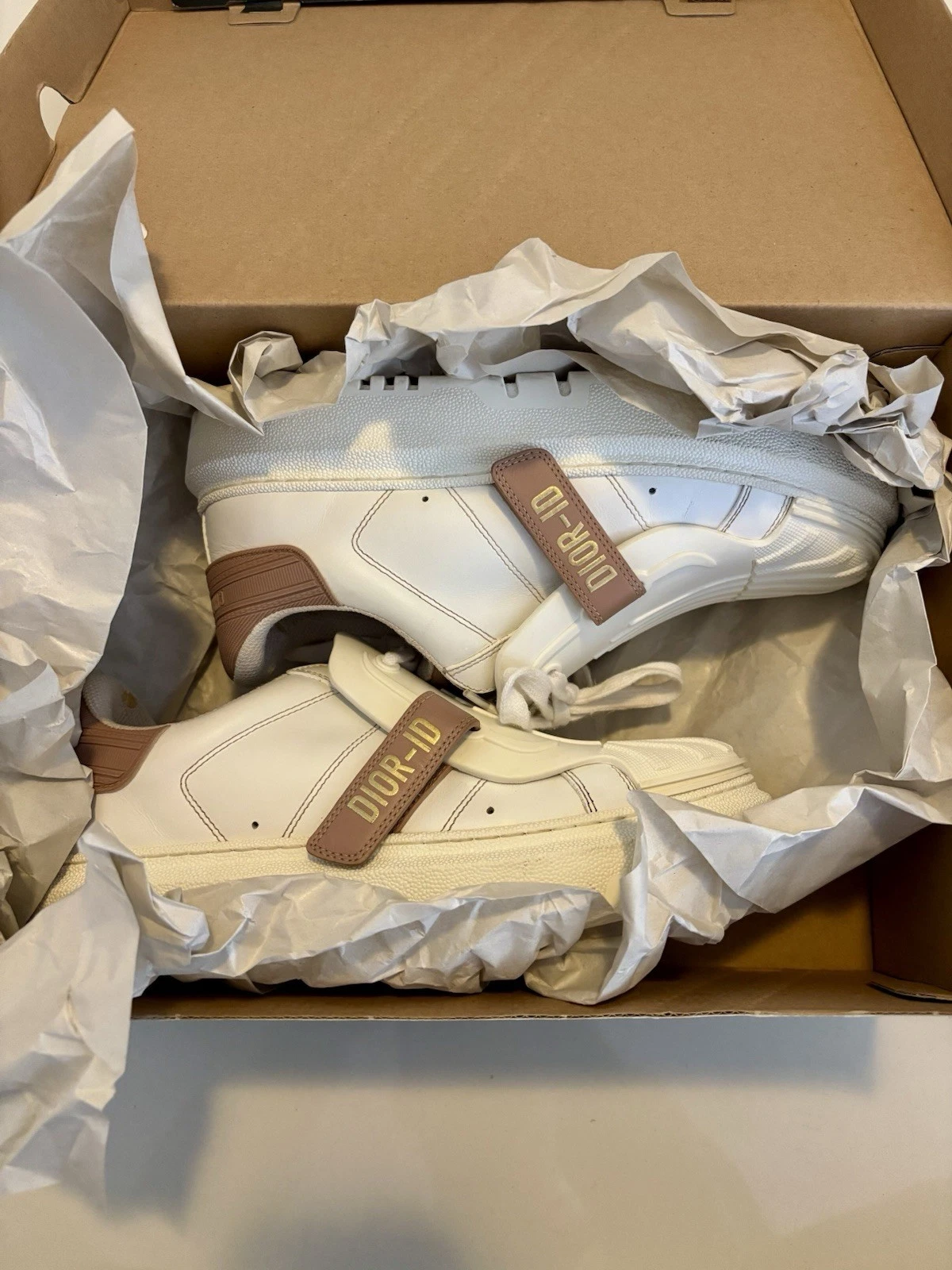 Dior — Dior-ID White Calfskin And Pink-Tone Laminate Low Top Sneakers Size NE 37. Real.