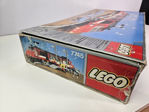 LEGO Trains: High-Speed City Express Passenger Train Set (7745) Mit OVP  / BOX  - Bild 3 von 8