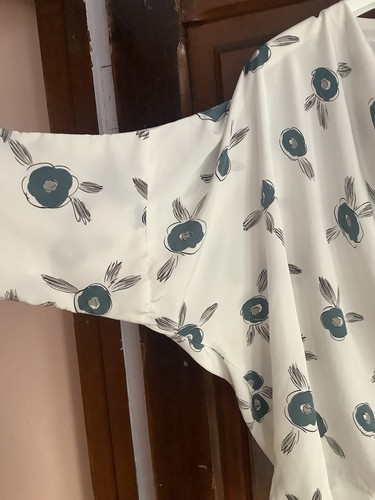 Y2K Vintage Blue Floral Top - Picture 5 of 6