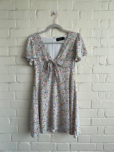Mink Pink Floral Mini Dress cap sleeved - Size S uk 8 - Picture 3 of 21
