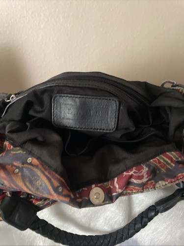 Borsa a tracolla LAMB African Shell e stampa Mahi. Cinturino più lungo mancante - Foto 5 di 6