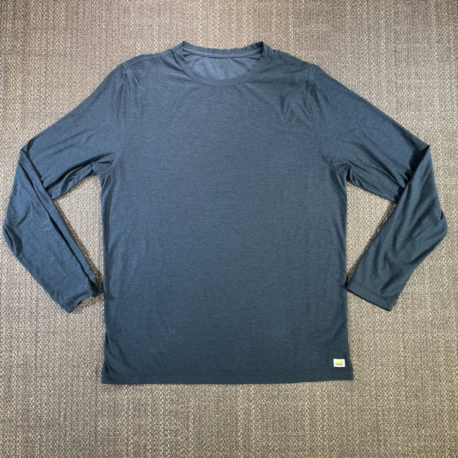 vuori heather long sleeve strato tech performance shirt