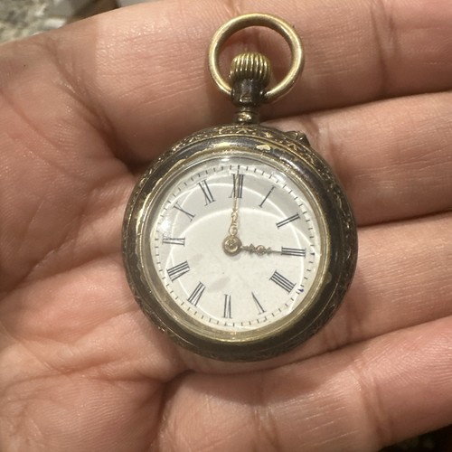 Vintage Swiss Made 32mm Taschenuhr Markenlos Handaufzug zur Reparatur funktioniert nicht