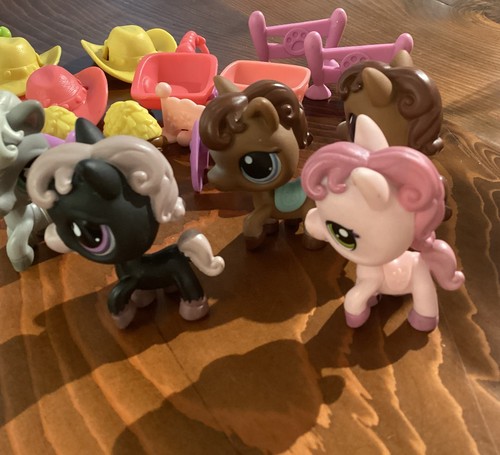 Lote de 21 figuras de caballos surtidos de Littlest Pet Shop - Imagen 7 de 7