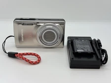 Olympus μ-7040 Titanium Silver 14MP 7x Zoom Digital Camera From Japan / Exc