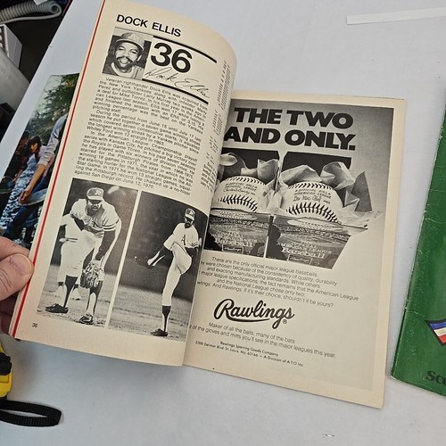Lot of 2 1976 - 1977 Oakland A's Athletics Scorecard & Souvenir Yearbook - Picture 15 of 15