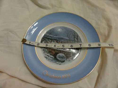 Vintage AVON Christmas Plate Series DASHING THROUGH THE SNOW 7th 1979 WEDGWOOD - Imagen 5 de 7