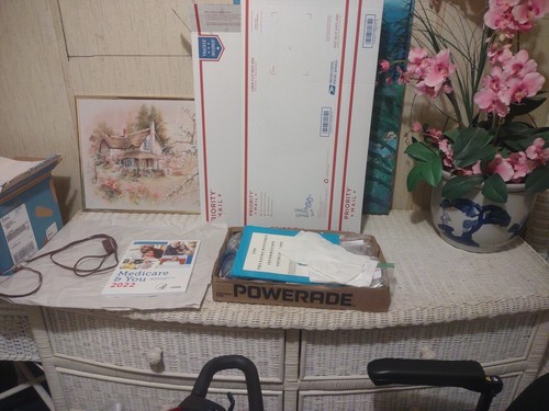 MOM'S HOUSE CONTENTS FOR SALE FULL ANTIQUES, FURNITURE,PICTURES,GLASSWARE BOX'๐ค - Picture 21 of 24