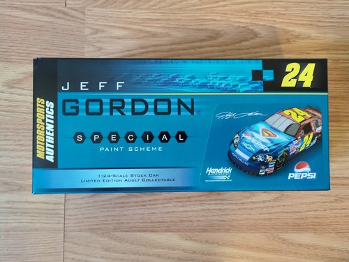 Jeff Gordon #24 Pepsi / Superman Returns 2006 Monte Carlo 1:24 NASCAR Diecast - Picture 9 of 10