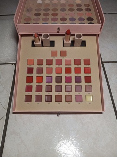 Seibella Makeup Kit - Picture 3 of 6