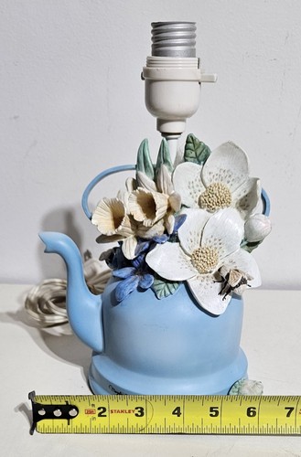 Marjolein Bastin Nature's Sketchbook Blue Teapot Lamp with Shade - TESTED - Picture 14 of 23