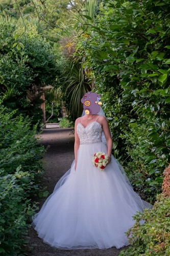 Wedding dress - Picture 2 of 3