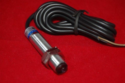 20PCS E3F1-DS5P1 Dissfuse photoelectric switch Sensor PNP NO 6-36V DC M12X1 - Picture 2 of 3