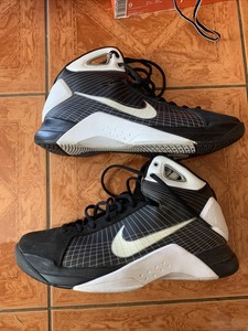 nike hyperdunk volleyball shoes