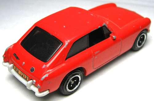 2019 MATCHBOX 1971 MGB GT COUPE RED 1:64 DIECAST 2 3/4" CAR - NICE - Picture 4 of 6