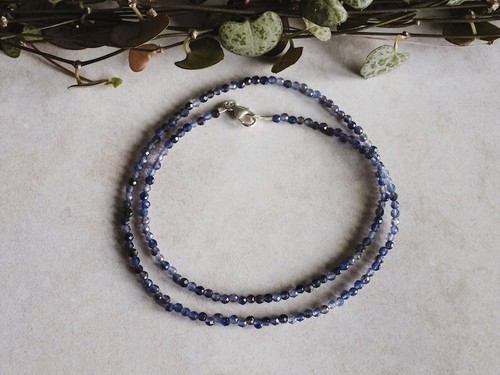 A++ Natural Blue Iolite Faceted Round 2MM Gemstone Beaded 18" Beautiful Necklace - Picture 2 of 9