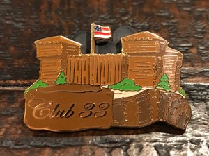 Disneyland-50th-Club-33-Gift-Series-FRONTIERLAND-Pin-Member-Only-RARE-MIP