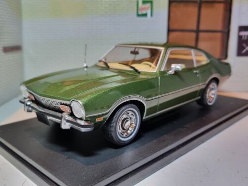 Ford Maverick 1974 Green Coupe 1:24 Scale Diecast Detailed Model Car