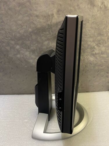 DELL 1704FPVT ULTRASHARP 17" LCD FLAT MONITOR WITH STAND AND POWER CORD/VGA/AND - Picture 3 of 8
