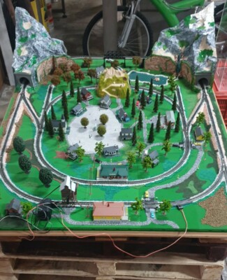 PLASTICO FERROVIARIO SCALA N DE AGOSTINI, COMPLETO DI TUTTO, MOLTO