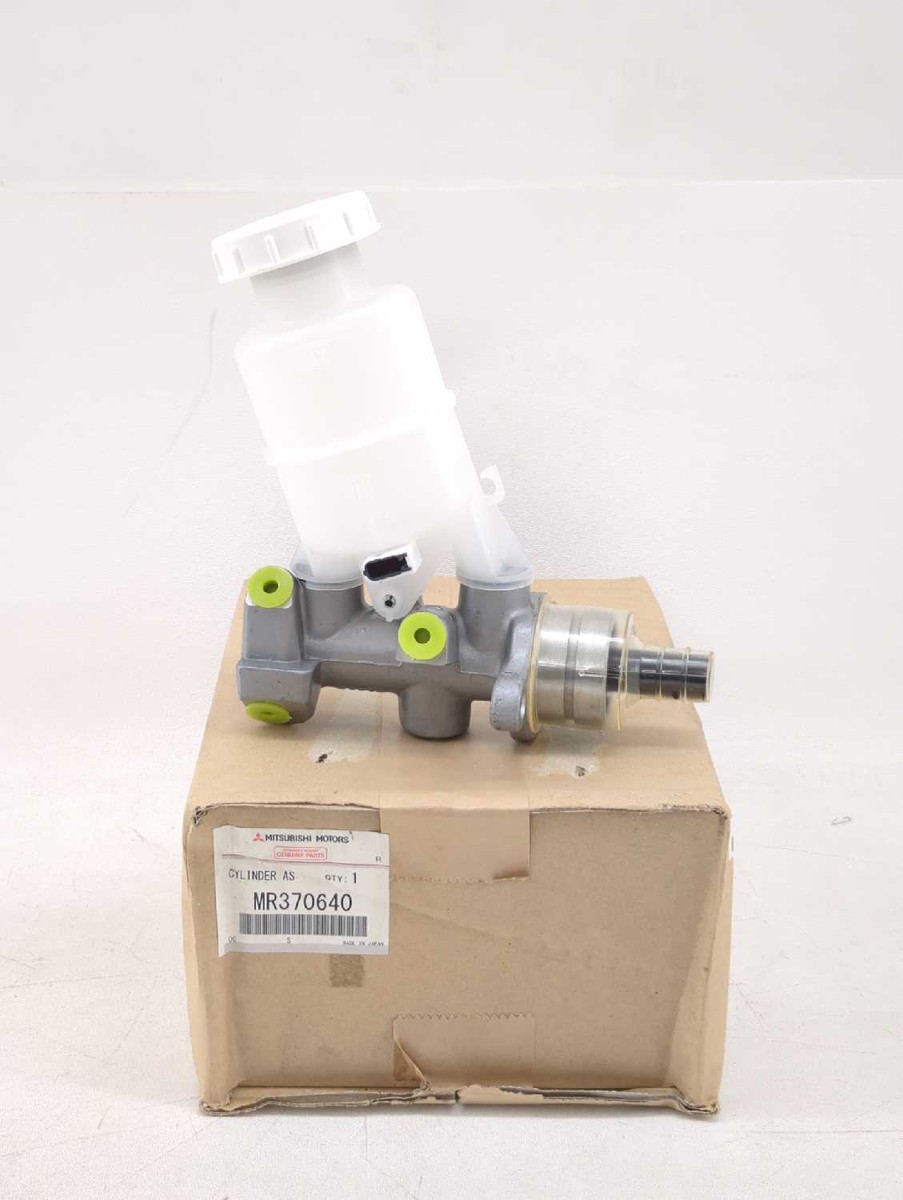New OEM genuine Mitsubishi Brake Master Cylinder 2000-2005