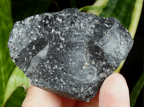 Obsidian schwarz gesprenkelt Äolische Inseln 5,5x4,5cm Italien Mineral Sammlung - Bild 2 von 4