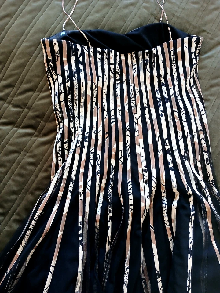 JS collections Evening Dress size 12 $149.00 - Image 3 of 4