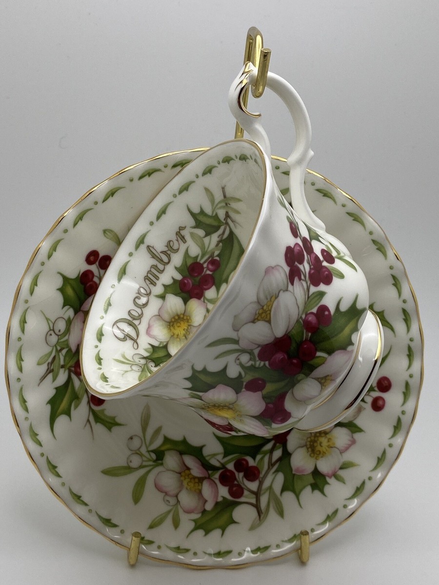Royal albert Cup and saucer Yuletide(TRE) Royal albert Cup and saucer Yuletide(TRE)