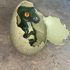 Jurassic Park The Lost World Baby T-Rex Hatchling with Egg MAKES NOISE